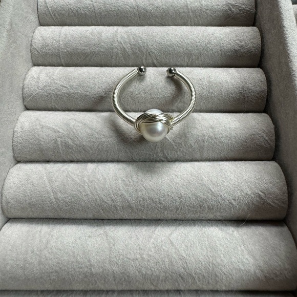 Genuine pearl ring - Picture 2 of 2